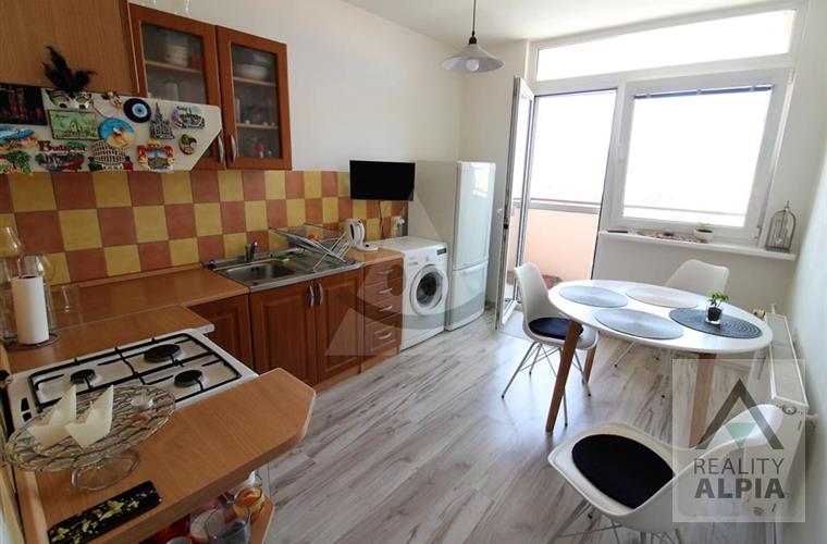 Three-bedroom apartment, Sale, Prievidza - Ľ.Ondrejova (Časť Necpaly)