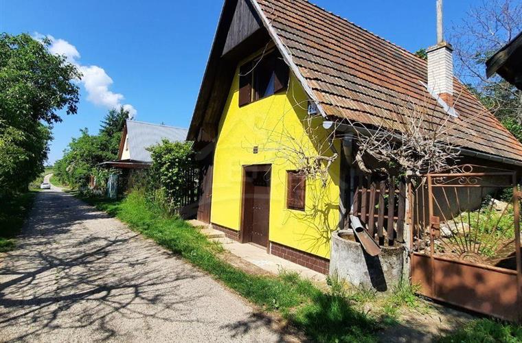 Cottage, weekend house, Sale, Malé Kozmálovce