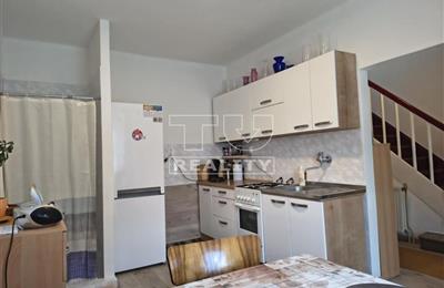 Three-bedroom apartment, Sale, Lednické Rovne
