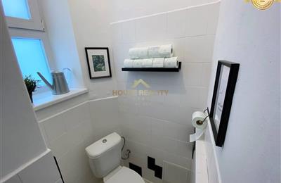 Toilet.jpg